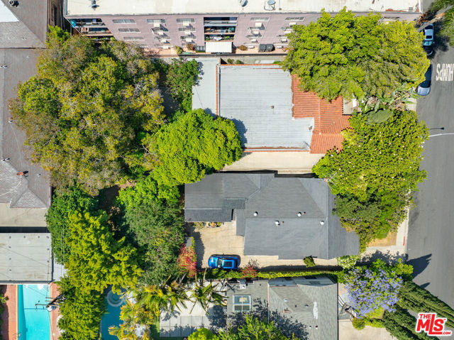 1229 N Olive Drive, West Hollywood CA: https://media.crmls.org/mediaz/a74fb8a4-486c-4467-adac-e7071cde4fbc.jpg