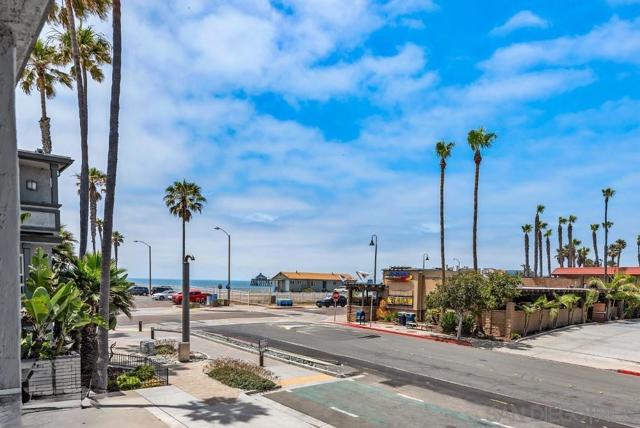 1111 Seacoast Dr, Imperial Beach CA: https://media.crmls.org/mediaz/a750b0e2-a87c-4154-9fe0-204e00816354.jpg