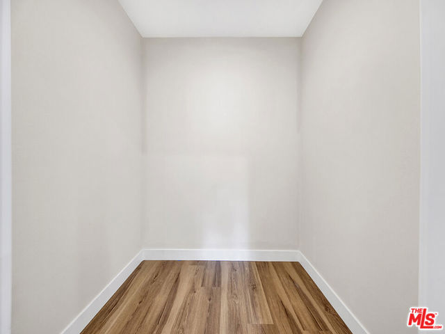 1325 Valley View Road, Glendale CA: https://media.crmls.org/mediaz/a75108ef-9392-49cb-853c-3948b688017f.jpg