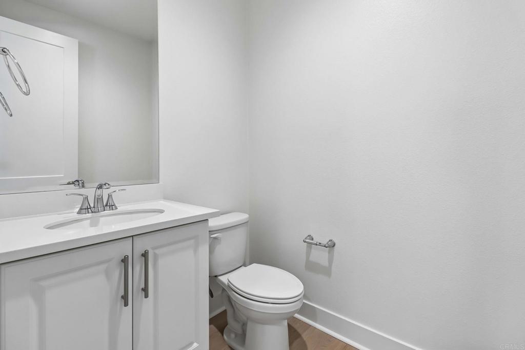 https://media.crmls.org/mediaz/a7518273-438f-4f29-a02e-7aa8df411af2.jpg?preset=X-Large