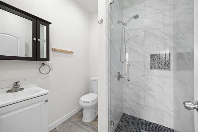 8850 Dowling Street, Oakland CA: https://media.crmls.org/mediaz/a7518889-c6dd-4080-afac-2beb9d516223.jpg