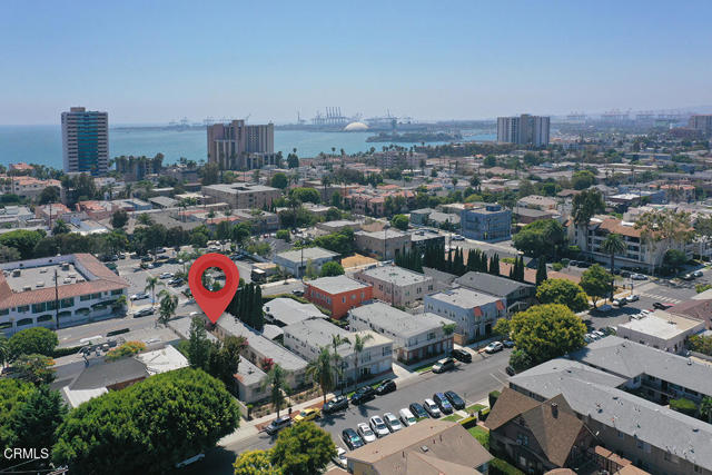 1913 E Broadway, Long Beach CA: https://media.crmls.org/mediaz/a751e941-f456-483b-ad1f-6c21a025e42d.jpg