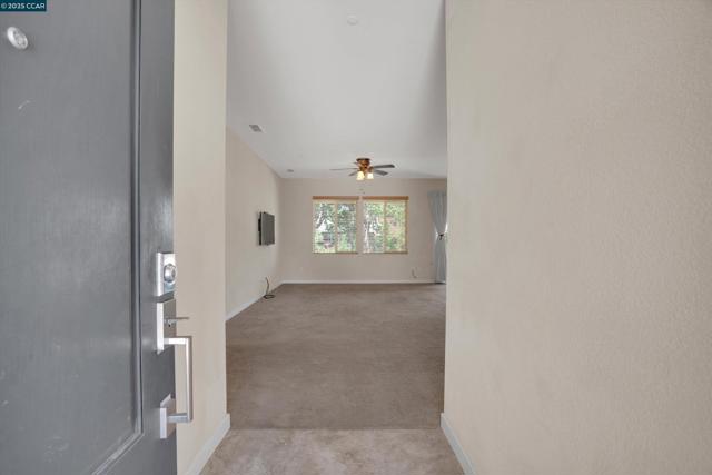 1030 Clear Lake Dr, Oakley CA: https://media.crmls.org/mediaz/a7529800-e819-4273-abb3-a2e7c307e8a3.jpg