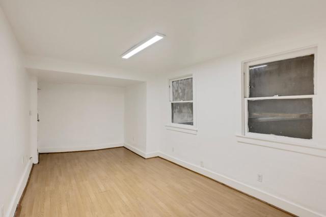 213 7th Street, Oakland CA: https://media.crmls.org/mediaz/a75298d9-7c4d-475a-8699-6d7e31d6b99e.jpg
