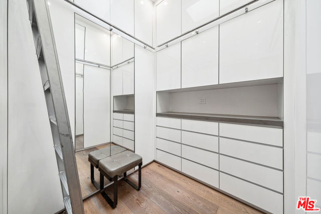 10715 Yerba Buena Road, Malibu CA: https://media.crmls.org/mediaz/a75357db-6c12-4aa8-9a1d-fad90aac2a18.jpg