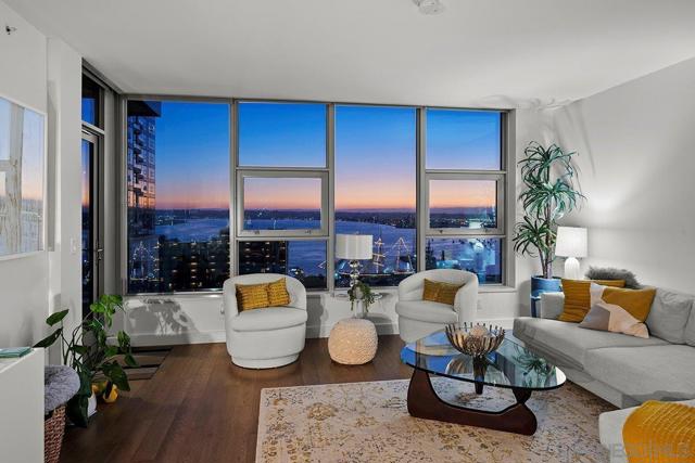1388 Kettner Blvd, San Diego CA: https://media.crmls.org/mediaz/a7536112-dee6-4b04-8d37-4dfa6176de47.jpg
