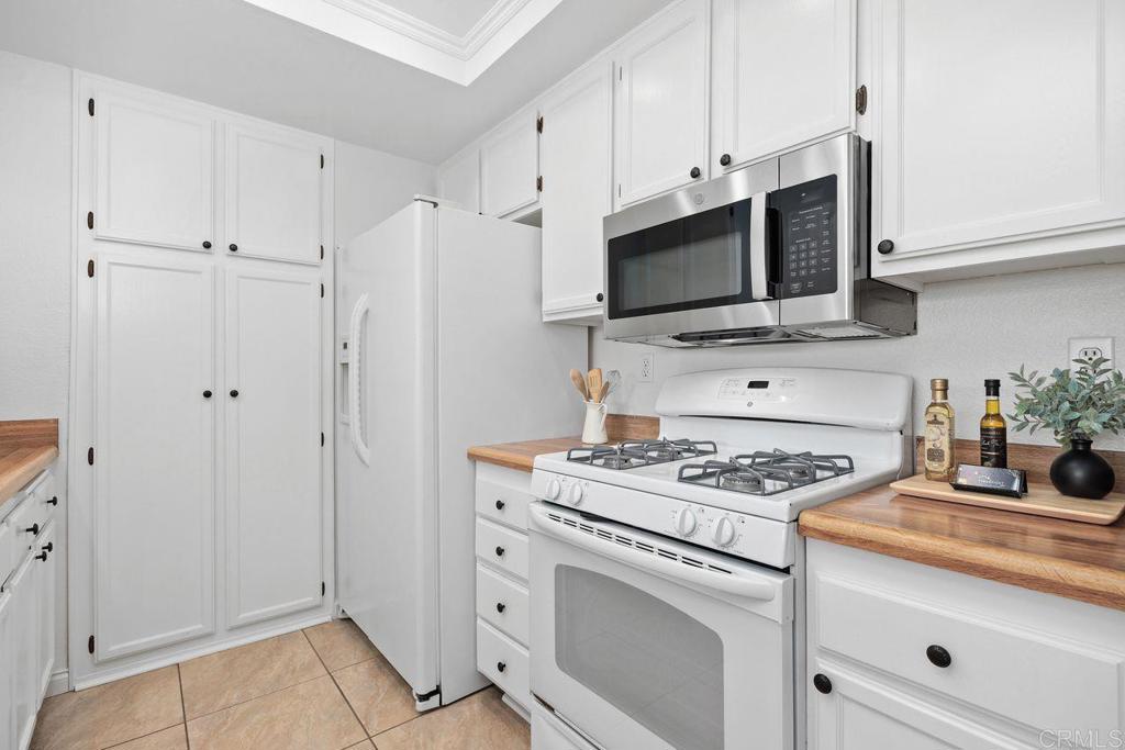1087 Shadowridge Drive - photo 10