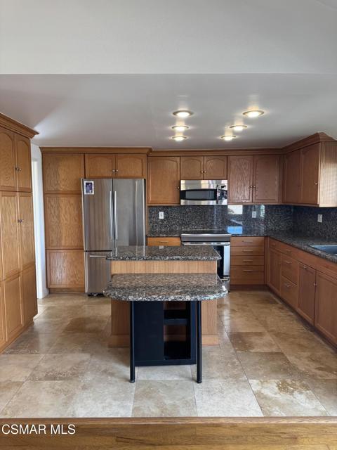 6301 Pisces Street, Agoura Hills CA: https://media.crmls.org/mediaz/a753c46d-2ec3-4052-af94-e4cc0577b953.jpg