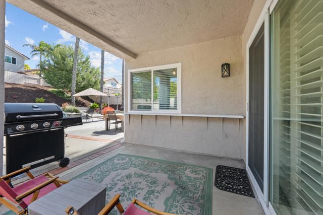 1572 Roma Dr, Vista CA: https://media.crmls.org/mediaz/a753d7bf-f4df-4309-b41f-a5db24be9fb7.jpg
