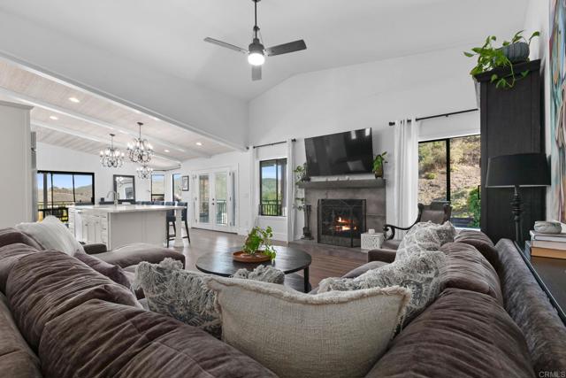 19950 Elfin Forest Ln, Escondido CA: https://media.crmls.org/mediaz/a754115c-c056-4c03-9781-3e0ab2dadc7f.jpg