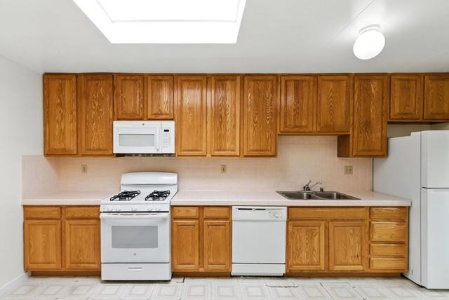 662 Colby Street, San Francisco CA: https://media.crmls.org/mediaz/a7545d97-44c2-4608-b53f-1242225735c9.jpg