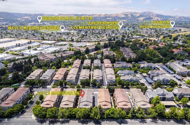 6677 S Mariposa Ln, Dublin CA: https://media.crmls.org/mediaz/a75461e6-22c9-4c89-a871-13f69966a5af.jpg