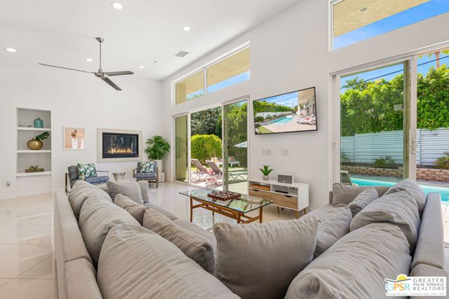 2461 N Junipero Avenue, Palm Springs, CA 92262