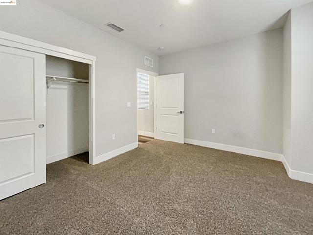 2066 Espana Ln, Rio Vista CA: https://media.crmls.org/mediaz/a7548f32-0411-45e6-9eea-47804c2d4d5f.jpg