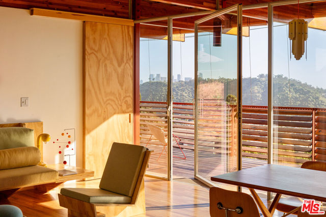 1515 Killarney Avenue, Los Angeles CA: https://media.crmls.org/mediaz/a75699dd-1887-44c9-a173-78202da60bd3.jpg
