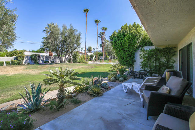 45780 Ocotillo Drive, Palm Desert CA: https://media.crmls.org/mediaz/a75721ea-6170-4191-b877-0dc40af3923c.jpg