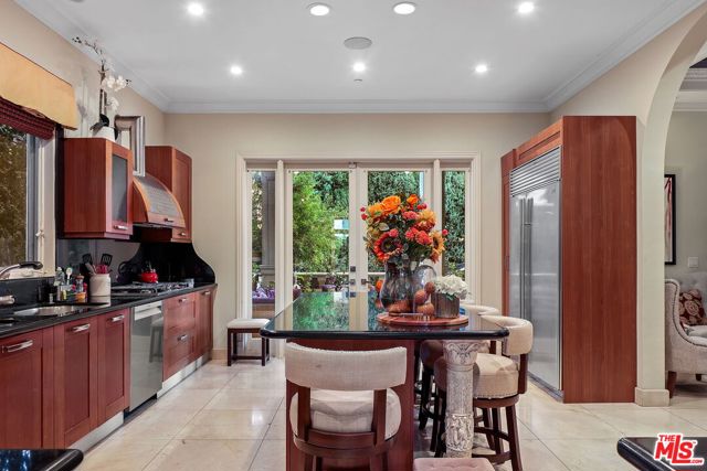 156 S Clark Drive, Beverly Hills CA: https://media.crmls.org/mediaz/a758144a-1b4e-41ed-89a5-3dee9942189d.jpg
