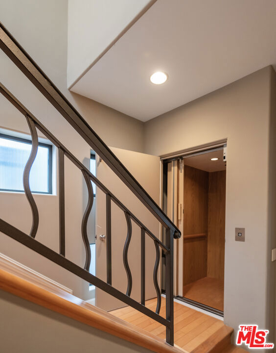4115 Roma Court, Marina del Rey CA: https://media.crmls.org/mediaz/a758ce2b-b227-4e53-8d27-6496b2ac3fe4.jpg