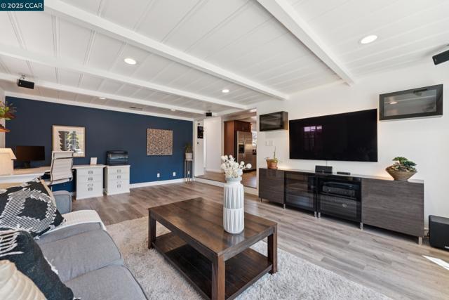 347 Valley View Rd, Pleasant Hill CA: https://media.crmls.org/mediaz/a758d51e-fae2-478a-8e45-b2984f7ee1f1.jpg