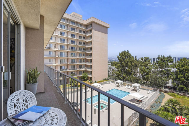 100 S Doheny Drive, Los Angeles CA: https://media.crmls.org/mediaz/a759d30a-4935-4a81-ae02-b2fcee52df9f.jpg