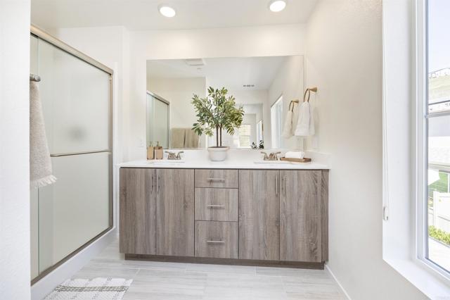 Detail Gallery Image 33 of 44 For 35103 Vine Pl, Fallbrook,  CA 92028 - 4 Beds | 2/1 Baths