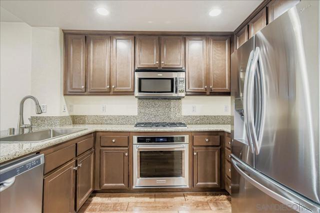 17019 Camino Marcilla, San Diego CA: https://media.crmls.org/mediaz/a75b016c-7219-4b29-b500-43f00d21d5a5.jpg