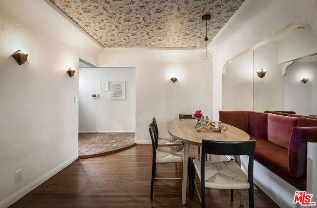 13324 Valley Vista Boulevard, Sherman Oaks CA: https://media.crmls.org/mediaz/a75b14c6-3863-4b7e-b0e8-78c5b5c3abfd.jpg