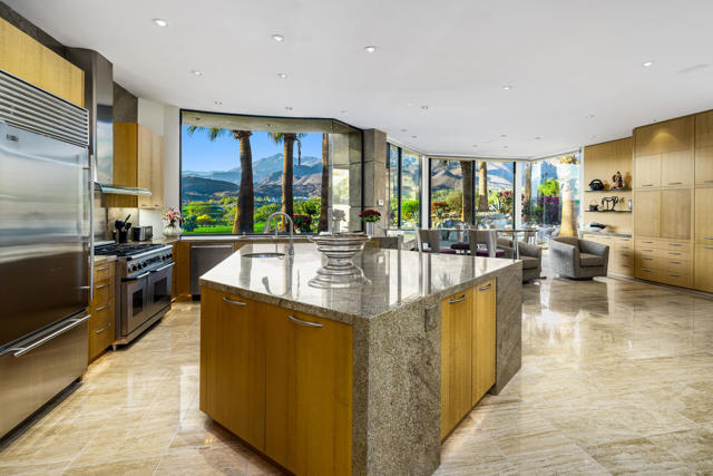 79525 Tom Fazio N Lane, La Quinta CA: https://media.crmls.org/mediaz/a75b466d-c784-4112-b8ab-b7db7d08b8af.jpg