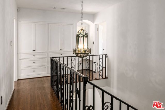 1539 Ensley Avenue, Los Angeles CA: https://media.crmls.org/mediaz/a75b7742-d324-498d-9006-2e6ae0f86fbd.jpg