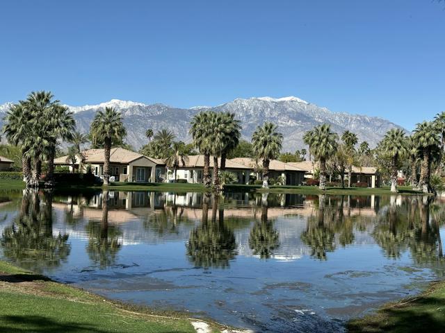 450 Sunningdale Drive, Rancho Mirage CA: https://media.crmls.org/mediaz/a75b7aa5-95c7-4c53-9bd4-90a817f602ef.jpg