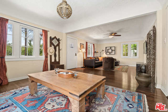 955 W Avenue 37, Los Angeles CA: https://media.crmls.org/mediaz/a75c3a66-a220-4ad9-9b28-76929393002c.jpg