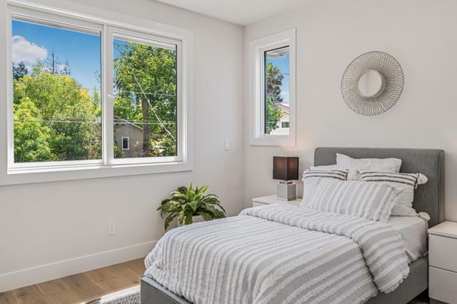 980 Lucky Avenue, Menlo Park CA: https://media.crmls.org/mediaz/a75c41b3-eca5-437f-b1d9-8b28177cc97e.jpg