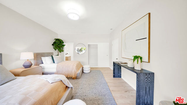 6900 Chisholm Avenue, Lake Balboa CA: https://media.crmls.org/mediaz/a75d7e63-6edd-41d5-b3ea-9df069b85038.jpg