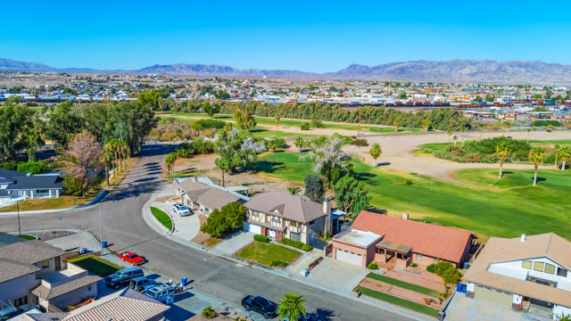 204 Fairway Drive, Needles CA: https://media.crmls.org/mediaz/a75d819c-15b5-45eb-88af-53b89ae59acb.jpg