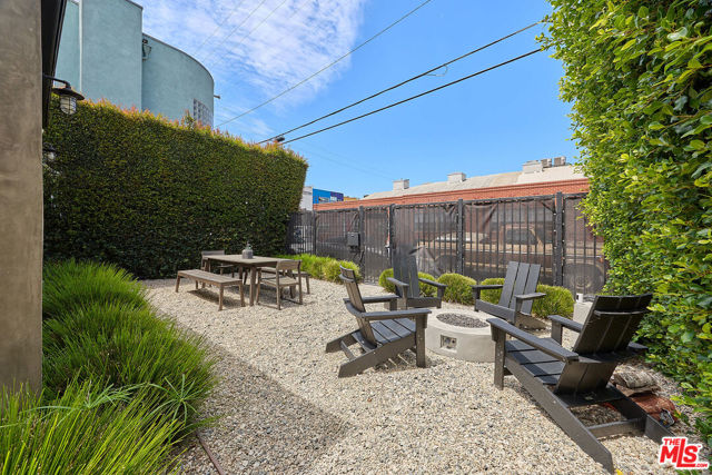 1 Bed Home for Sale in Los Angeles, California
