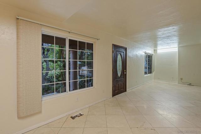 Image 33 of 37 For 6430 La Jolla Scenic Dr S