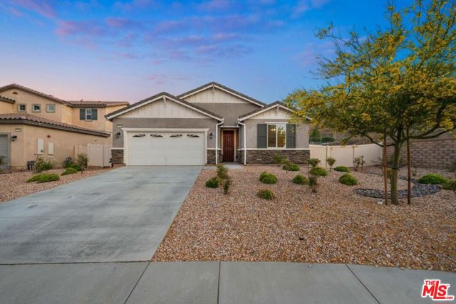 2906 Crocus Place, Palmdale CA: https://media.crmls.org/mediaz/a75ea0f9-c107-4d29-a4da-7cdaaa11ee62.jpg