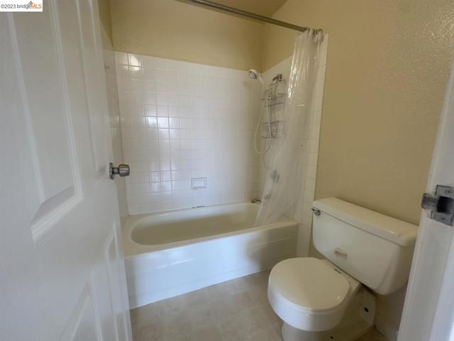 Image 11 of 14 For 555 Pierce St  1520