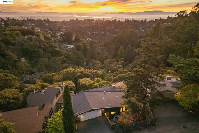 6801 ARMOUR DRIVE, Oakland CA: https://media.crmls.org/mediaz/a75ed08b-06ea-4110-a8d7-2c603a8e0d4f.jpg