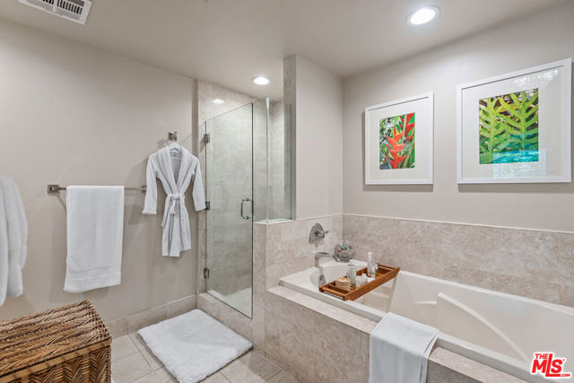 13600 Marina Pointe Drive, Marina del Rey CA: https://media.crmls.org/mediaz/a75ed5d4-fb1c-4bd7-9088-a66f18a2399b.jpg