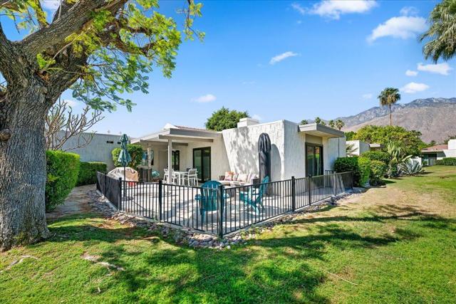 2134 S Sunshine Circle, Palm Springs, CA 92264