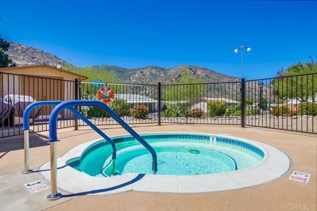 Detail Gallery Image 3 of 6 For 15420 Olde Highway 80 #127,  El Cajon,  CA 92021 - 2 Beds | 2 Baths