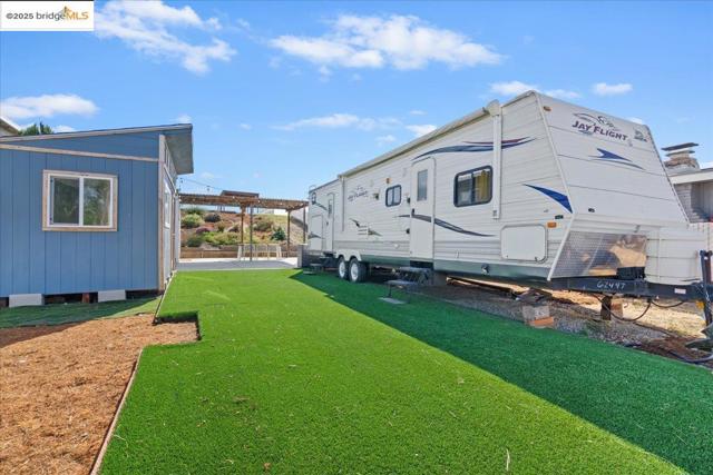 5218 Sandmound Blvd, Oakley CA: https://media.crmls.org/mediaz/a7607dc2-8e44-4ced-ac4e-568cee424fec.jpg