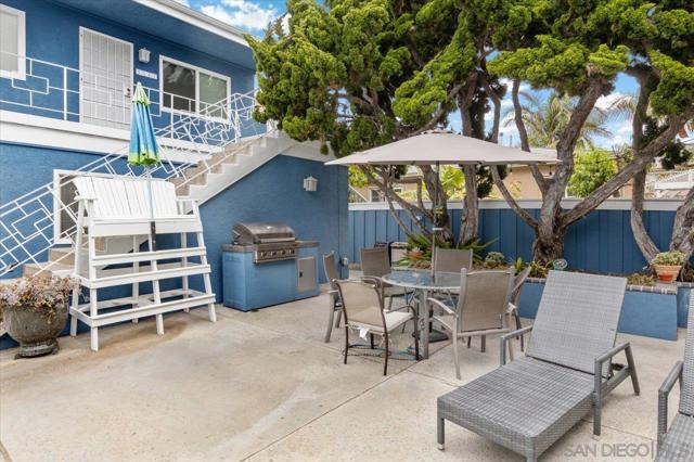 5061 Mission BLVD, San Diego CA: https://media.crmls.org/mediaz/a760a0b7-9430-452f-8fd3-1c4390f5da82.jpg