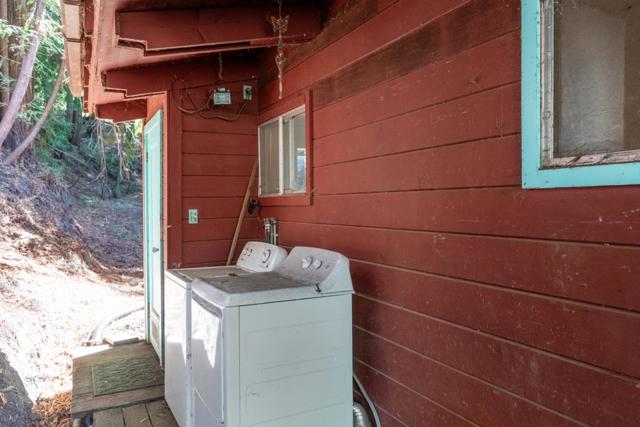 429 Fairview Avenue, Boulder Creek CA: https://media.crmls.org/mediaz/a761d98e-7f04-4fac-85eb-2f54f09192fe.jpg