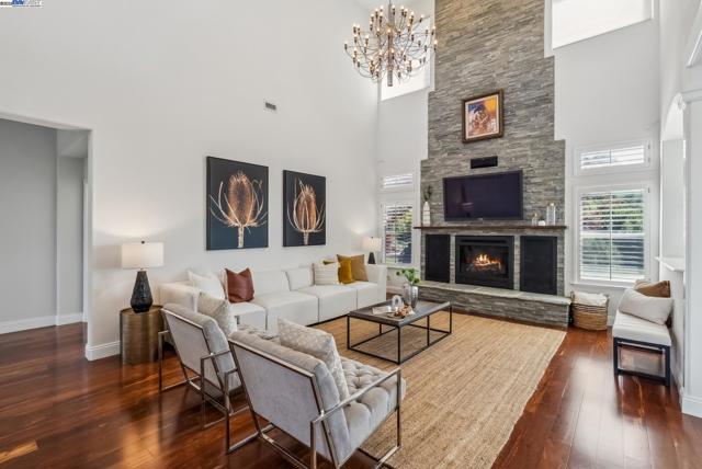3879 Blackstone Ct, Castro Valley CA: https://media.crmls.org/mediaz/a7621865-0ed4-4519-98bf-628128cccc8d.jpg