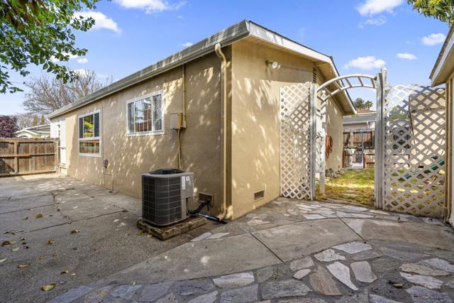 41235 Norman Court, Fremont CA: https://media.crmls.org/mediaz/a76225b1-3eb1-4f2d-9ade-06a49713d733.jpg