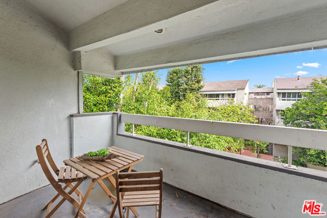 1887 Greenfield Avenue, Los Angeles CA: https://media.crmls.org/mediaz/a7629c24-83f1-404e-99fd-83f40f29056d.jpg