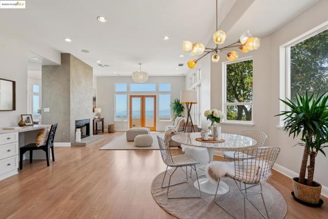 16032 Broadway Ter, Oakland CA: https://media.crmls.org/mediaz/a762f11c-5afc-4732-b9c5-8f6778e2d39f.jpg