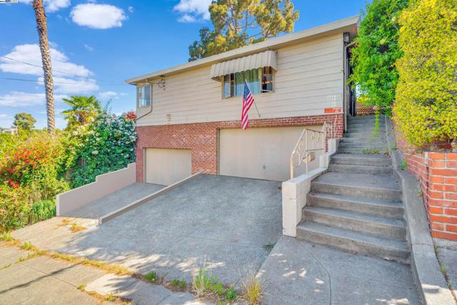 1916 30Th St, Oakland, California 94606, ,Multi-Family,For Sale,30Th St,41075964